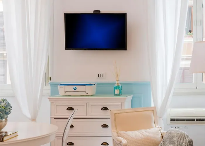 Capo Le Case, Romantic Flat Near Spanish Steps