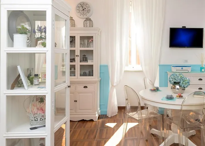 Capo Le Case, Romantic Flat Near Spanish Steps Apartment