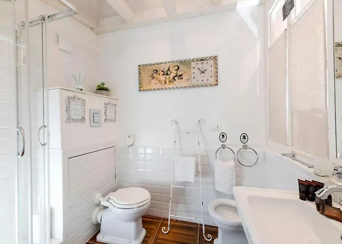 Capo Le Case, Romantic Flat Near Spanish Steps