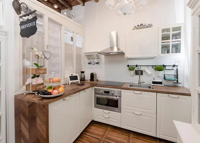 Capo Le Case, Romantic Flat Near Spanish Steps *