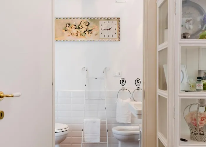 Capo Le Case, Romantic Flat Near Spanish Steps