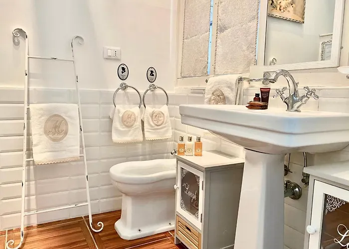 Capo Le Case, Romantic Flat Near Spanish Steps Apartment